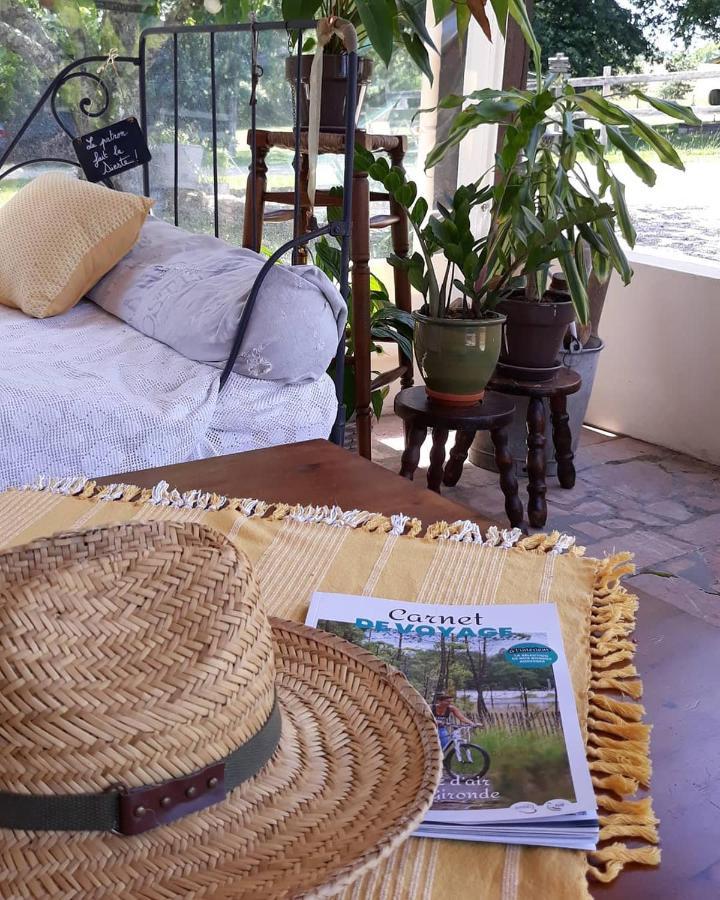 Roulotte Fleur Des Champs Villa Sigalens Dış mekan fotoğraf
