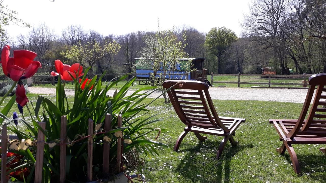 Roulotte Fleur Des Champs Villa Sigalens Dış mekan fotoğraf